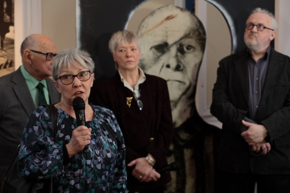 Wystawa prac Józefa Szajny w Galerii Delfiny BIZNES, Kultura - W dniu 2 kwietnia w Galerii Delfiny na warszawskim Powiślu odbył się wernisaż dzieł Józefa Szajny.