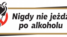 Polscy kierowcy deklarują_ "Nigdy nie jeżdżę po alkoholu"_IP_9.06.2014 Problemy społeczne, BIZNES - Szeroka koalicja firm i instytucji, działających na rzecz bezpieczeństwa ruchu drogowego, zamierza wykorzystać wzrost świadomości społeczeństwa, aktywizując Polaków do poparcia hasła „Nigdy nie jeżdżę po alkoholu” i umieszczenia nalepki z takim napisem na tylnej szybie samochodu.
