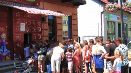 Lody Bonano nie zwalniają tempa Problemy społeczne, BIZNES - W tym roku kultowe już lodowe „świderki”, sprzedawane przez lodziarnie Lody Bonano będą dostępne w ponad 200 miejscach w kraju.