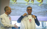 Minister Sportu i Turystyki z treneren kadry Energa Sailing Team Poland Pawłem Kowalskim.jpg