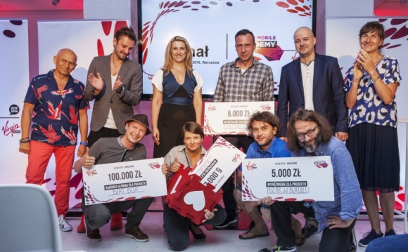 Beatbox Kids zwycięzcą Virgin Mobile Academy! BIZNES, Kultura - Jury Virgin Mobile Academy 2015/2016 przyznało 100 000 złotych autorowi projektu Beatbox Kids na rozwój swojego biznesu w dziedzinie kultury i sztuki.