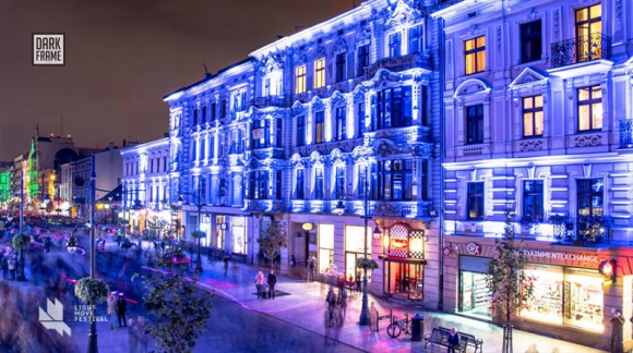 Light.Move.Festival. – świetlne widowisko pod znakiem awangardy BIZNES, Kultura - Już teraz zaplanuj koniec wakacji. W ostatni weekend września (29.09-01.10) ulice centrum Łodzi rozbłysną dzięki największemu w Polsce festiwalowi światła.