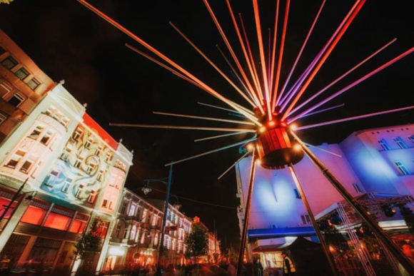 LMF Last Minute. Co musisz zobaczyć w ostatni dzień festiwalu światła BIZNES, Kultura - Od dwóch dni cała Łódź żyje największym w Polsce Festiwalem Światła. W niedzielę ostatni dzień festiwalowy, by móc zatracić się w świetle i muzyce. Przygotowaliśmy zestawienie najważniejszych atrakcji.
