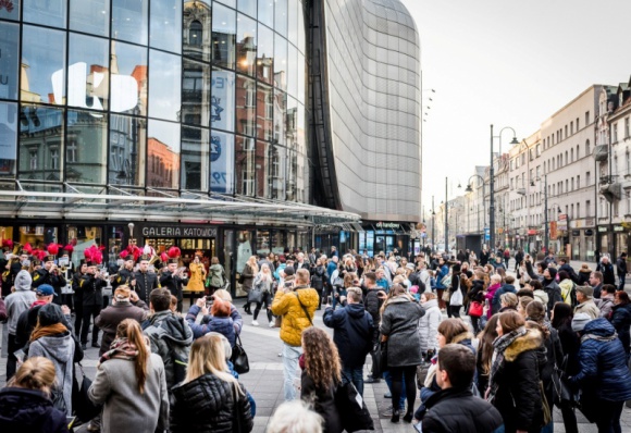 Galeria Katowicka nagrodzona na 9. Gali PRCH Retail Awards! BIZNES, Kultura - Galeria Katowicka, zarządzana przez APSYS Polska, dwukrotnie zyskała uznanie jury prestiżowego konkursu PRCH Retail Awards 2018. Eksperci docenili koncepcję, realizację i efekty innowacyjnej kampanii „Fedrujemy niskie ceny!