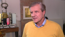 Zygmunt Chajzer: Zastanawiam się, na ile symbolika „pustego krzesła” przy wigilijnym stole, stała się wyłącznie teoretyczna. Czy naprawdę bylibyśmy gotowi przyjąć kogoś, kto zapukałby do drzwi?