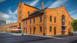 We wtorek 5 maja Muzeum Polskiej Wódki ponownie zostanie otwarte BIZNES, Kultura - We wtorek 5 maja, zgodnie z decyzją Rządowego Zespołu Zarządzania Kryzysowego o stopniowym wznawianiu działalności niektórych instytucji kultury, Muzeum Polskiej Wódki ponownie otworzy swoje wnętrza dla zwiedzających, w formule zgodnej z obowiązującymi wytycznymi GIS.