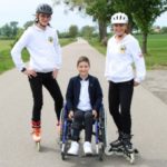 Rolkarze jadą z pomocą chłopcu, który nie czuje bólu. Chcesz ufundować maraton?
