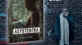 ASYSTENTKA na DVD od 10 grudnia! BIZNES, Kultura - Jane (wyróżniona Nagrodą Emmy za rolę w serialu „Ozark” – Julia Garner) niedawno ukończyła studia i marzy o karierze producentki filmowej. Kiedy rozpocznie pracę jako asystentka potentata branży rozrywkowej, będzie w siódmym niebie.